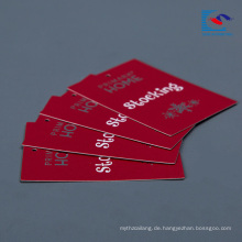 Kundenspezifische Logo rote Farbe Kunst Papier Kleidung Fall Tag Fabrik Preis